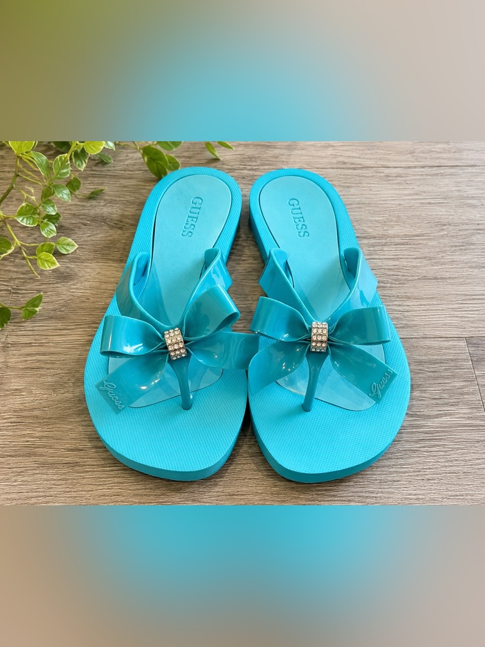 GUESS Turquoise Tutu Bow Rhinestone Flip Flop Sandals Size 6
